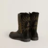 Botas Wish Teen de piel negra con estrella bordada en amarillo