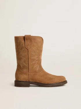 Botas Wish Young de ante color camel con estrella bordada