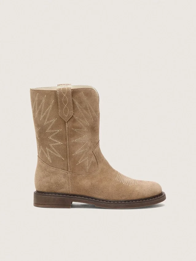Botas Young Wish de ante gris paloma con estrellas bordadas