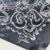 Bufanda gris antracita con estampado de paisley