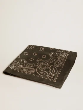 Bufanda verde musgo con estampado de cachemira