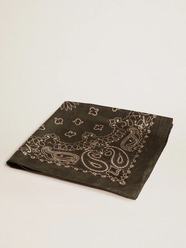 Bufanda verde musgo con estampado de cachemira
