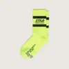 Calcetines deportivos amarillo neón con rayas negras