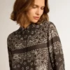 Camisa de pijama en gris antracita con estampado de paisley