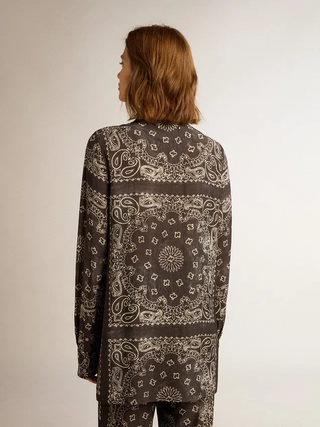 Camisa de pijama en gris antracita con estampado de paisley
