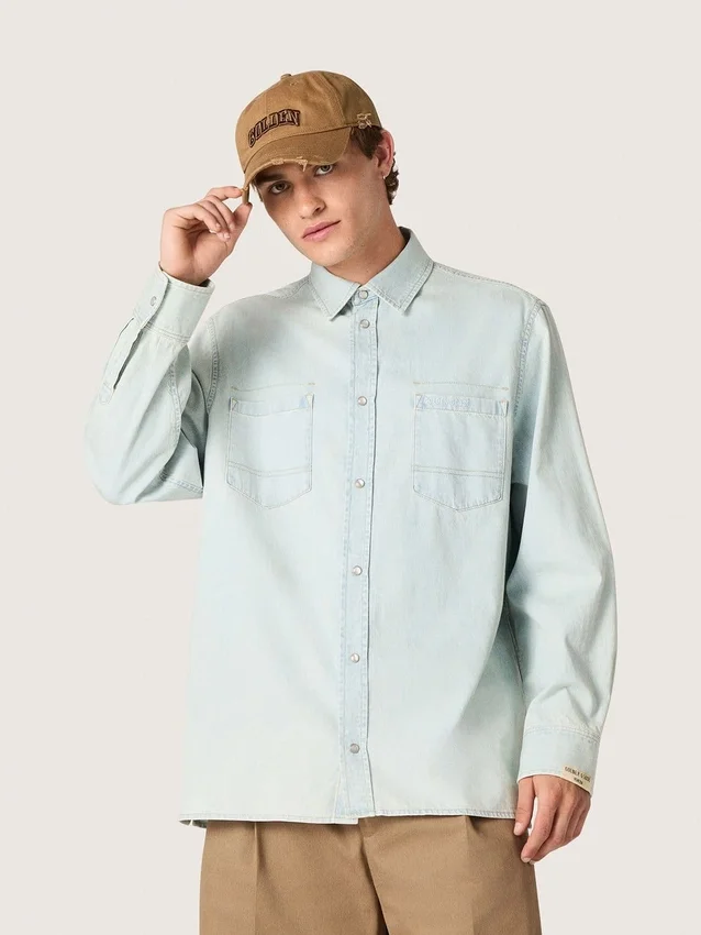 Camisa oversize de hombre en denim azul claro