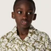 Camisa para niño «Journey» de lona de algodón con estampado floral verde y blanco