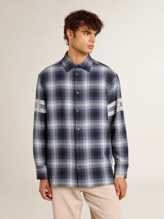 Camisas azules de hombre con estampado de cuadros en 3D y diseño en la espalda