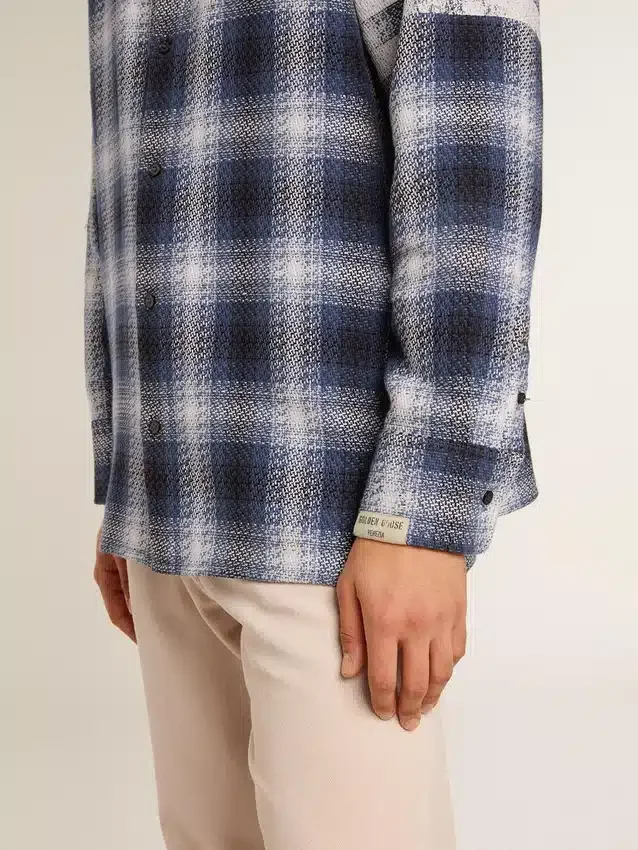 Camisas azules de hombre con estampado de cuadros en 3D y diseño en la espalda