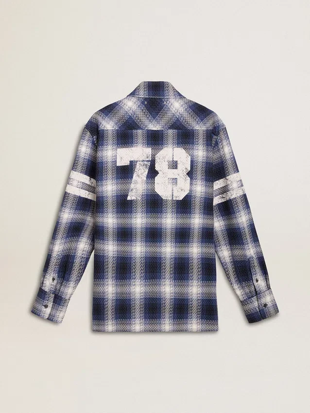 Camisas azules de hombre con estampado de cuadros en 3D y diseño en la espalda