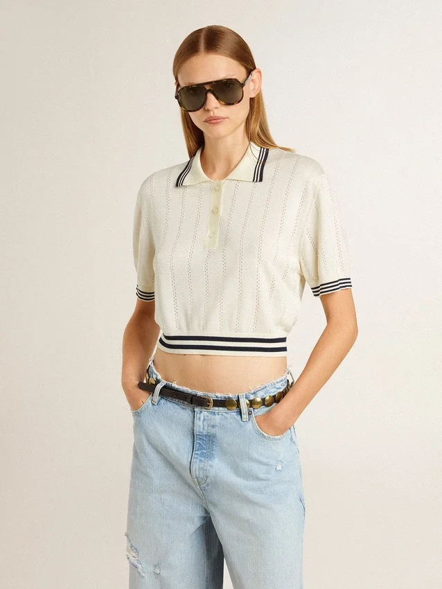 Camisas cortas de mujer de algodón blanco desgastado con ribetes azules
