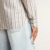 Camisas de algodón blancas para hombre con finas rayas burdeos