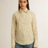 Camisas de color crudo con rayas y cristales bordados