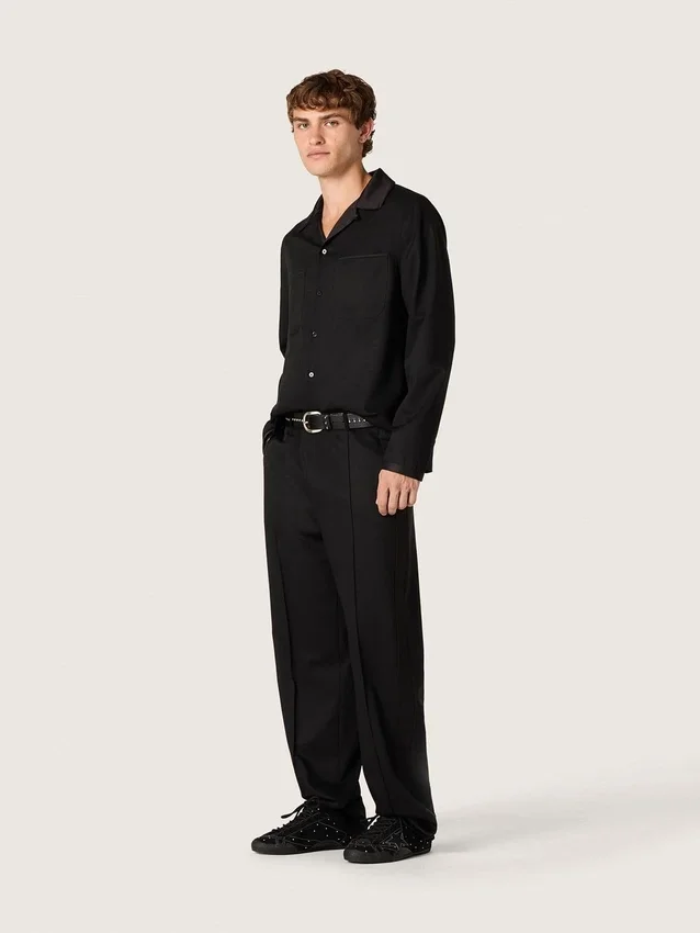Pantalones de hombre de lana fina negra con raya lateral de satén