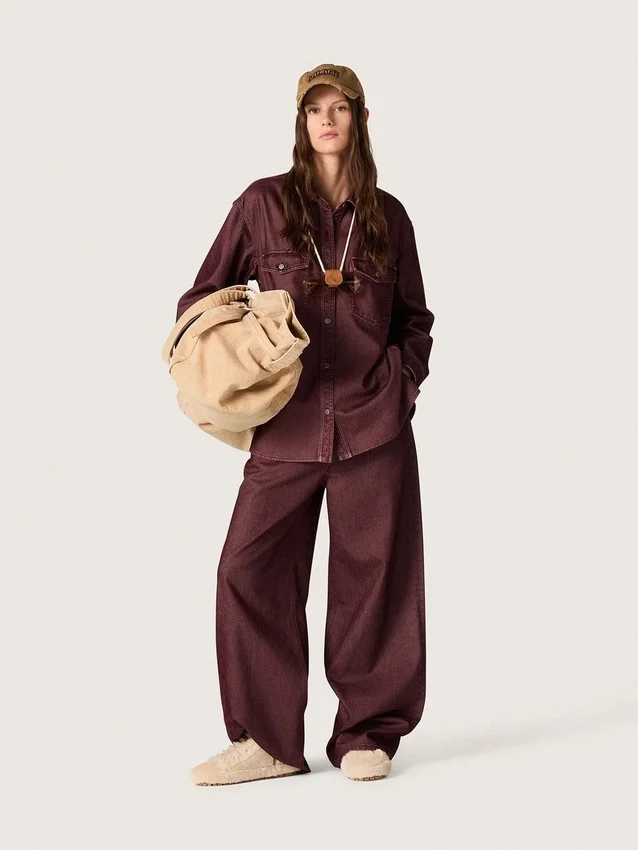 Camisas de mujer en denim burdeos