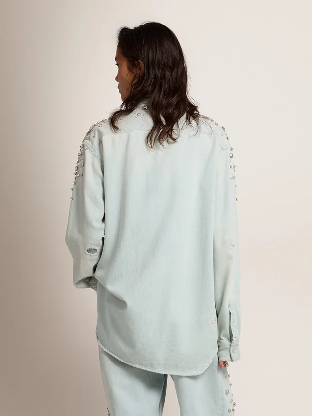 Camisas de mujer estilo «boyfriend» decoloradas con cristales cabujón