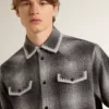 Camisas grises de hombre con bordado blanco