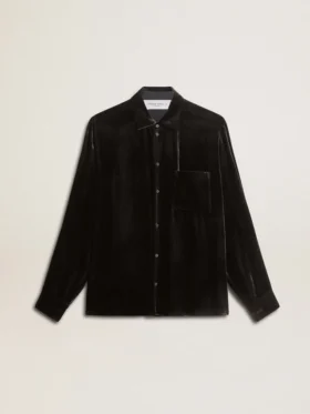 Camisas negras con efecto terciopelo y bordados