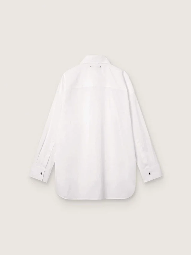 Camisas oversize de mujer en algodón blanco con detalle plisado y botones de joyería