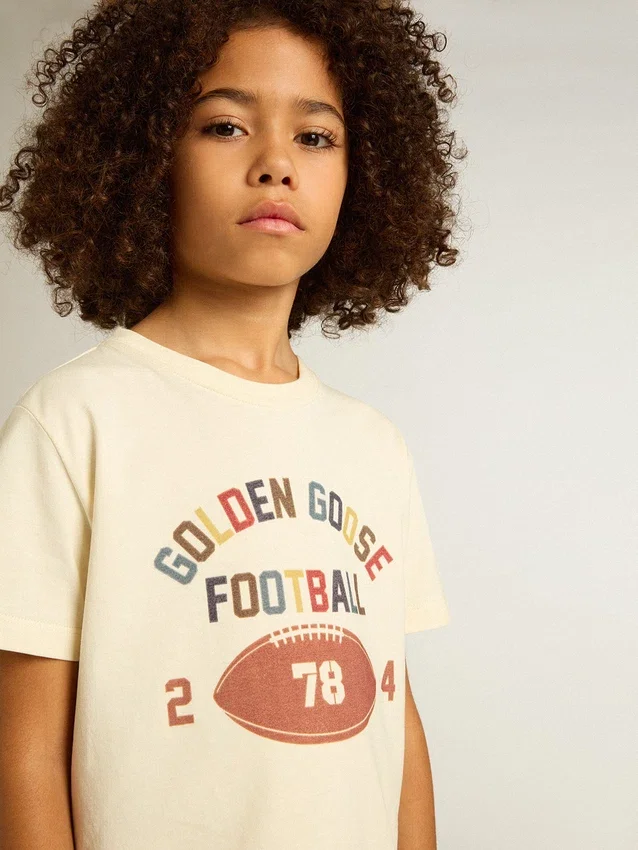 Camisas para niños en blanco desgastado con letras multicolores