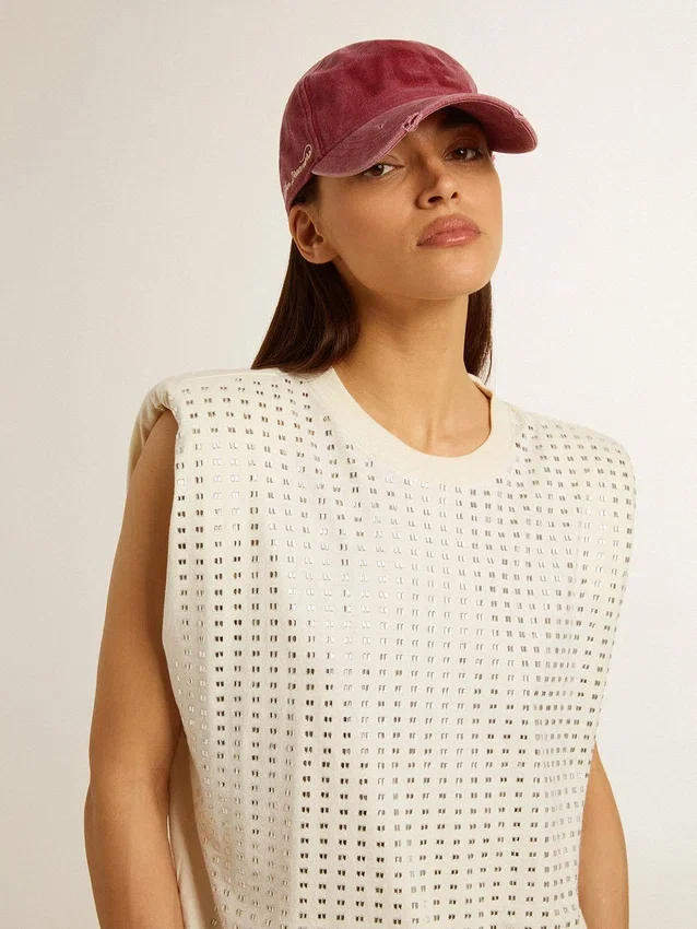 Camisas sin mangas en blanco desgastadas adornadas con cristales