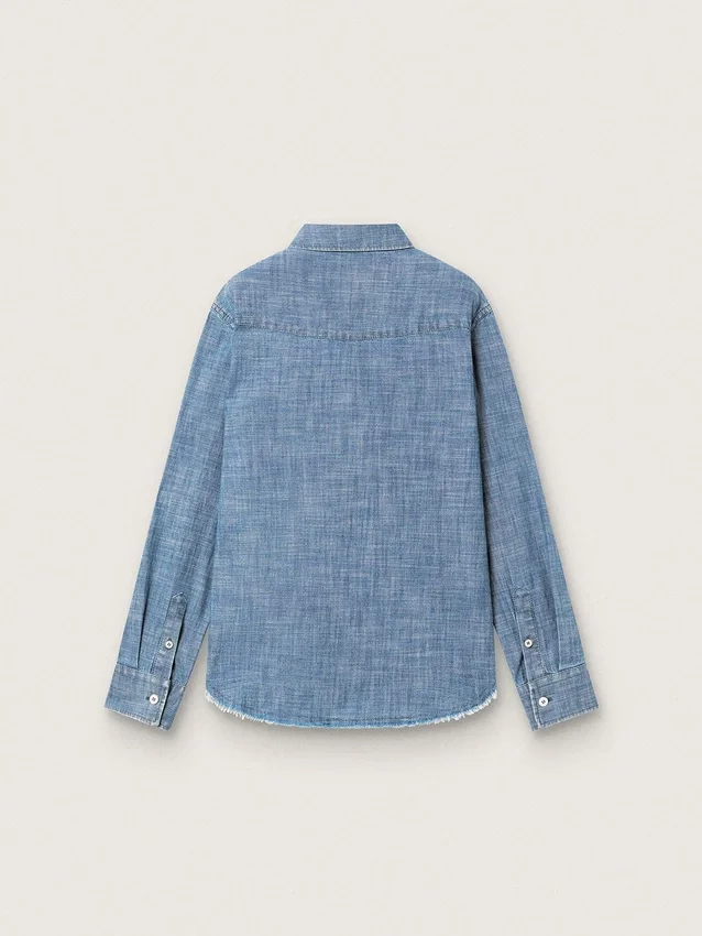 Camisas unisex «Journey» de cambray de algodón azul claro con bajo con flecos y parche bordado