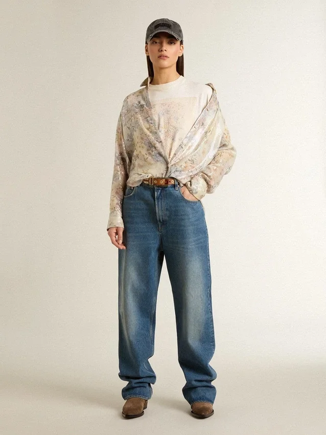 Camiseta blanca de mujer con estampado floral
