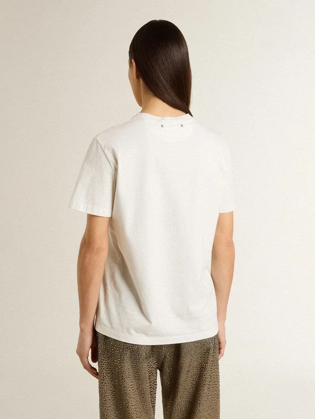 Camiseta blanca de mujer con estampado negro en el pecho