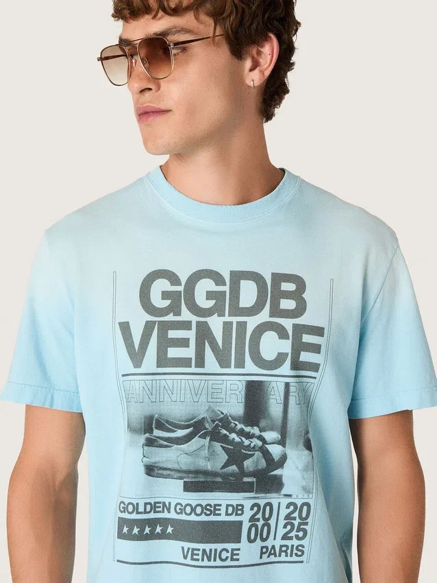 Camiseta de hombre de jersey de algodón azul claro con estampado gráfico