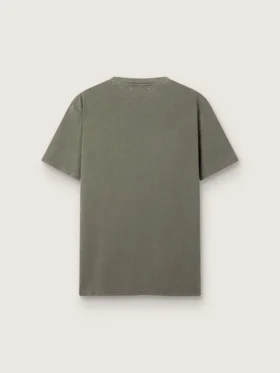 Camiseta de hombre verde oliva con letras doradas