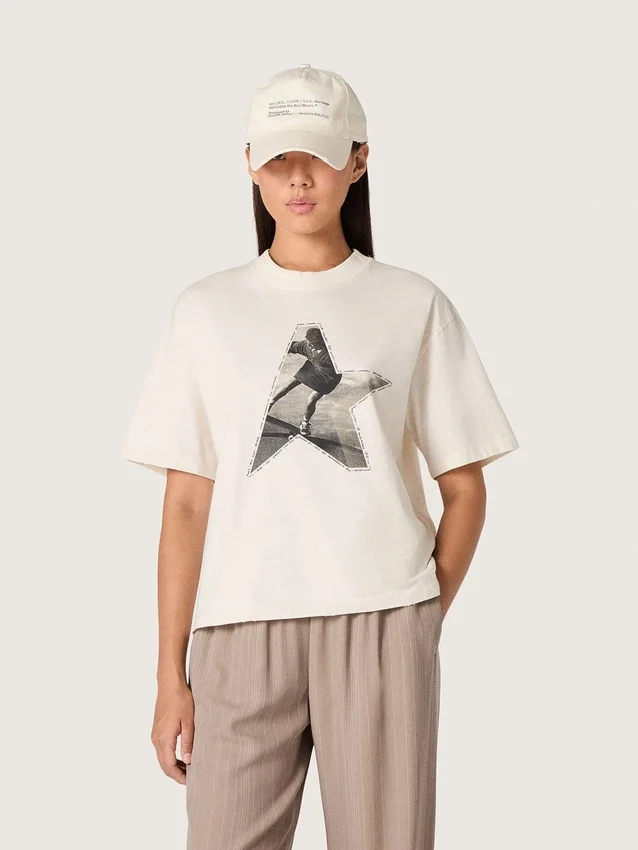 Camiseta de mujer de jersey de algodón blanco con estampado de estrellas