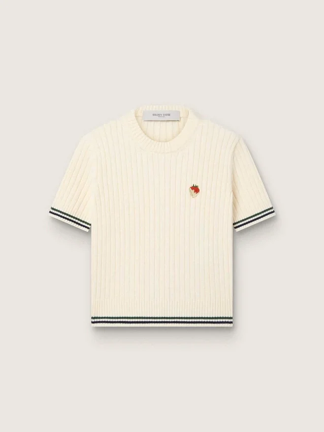 Camiseta de punto blanca para mujer con ribetes en contraste y broche extraíble