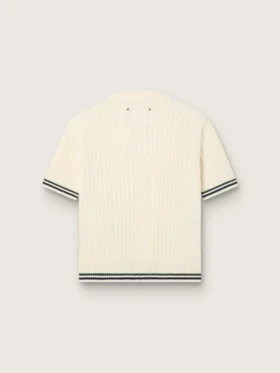 Camiseta de punto blanca para mujer con ribetes en contraste y broche extraíble
