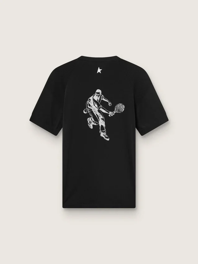 Camiseta deportiva negra de hombre con estampado en la espalda
