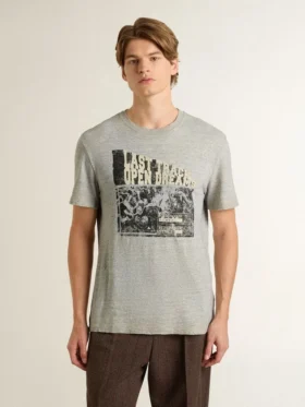 Camiseta gris de hombre con efecto vintage y estampado en la parte delantera