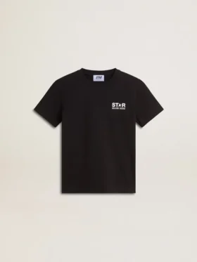 Camiseta negra con logotipo blanco en contraste en la parte delantera y una estrella gigante en la espalda