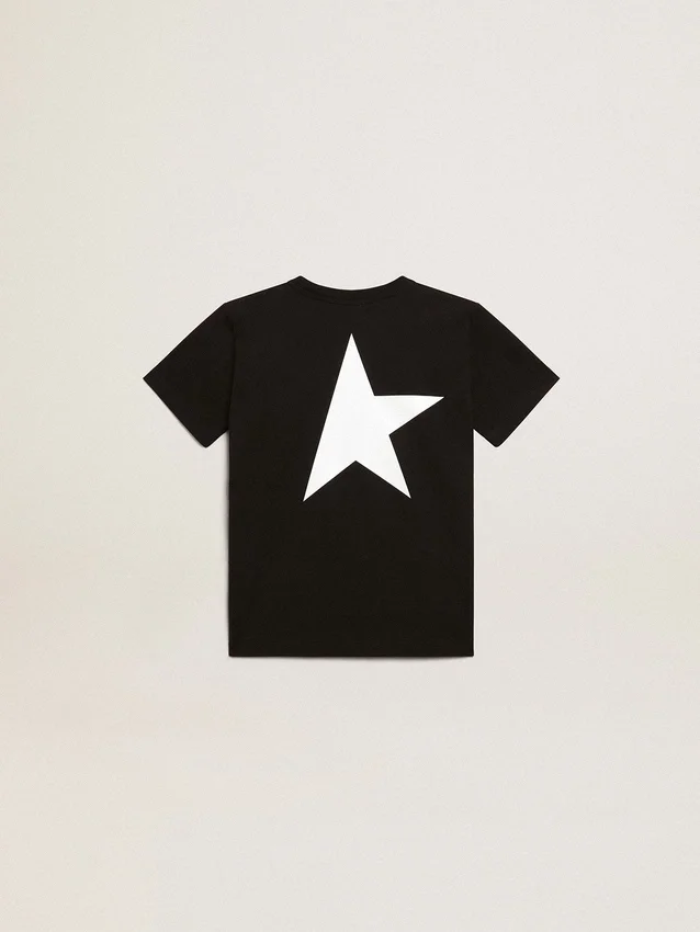 Camiseta negra con logotipo blanco en contraste en la parte delantera y una estrella gigante en la espalda