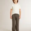 Camiseta para niños de color crema con logotipo en relieve