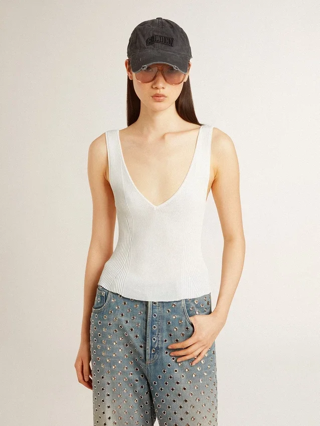 Camiseta sin mangas bordada con ribetes en blanco desgastado