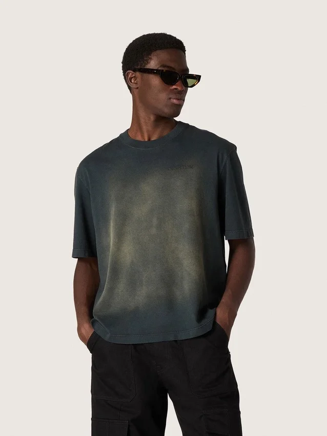 Camiseta unisex de jersey de algodón negro con logotipo bordado
