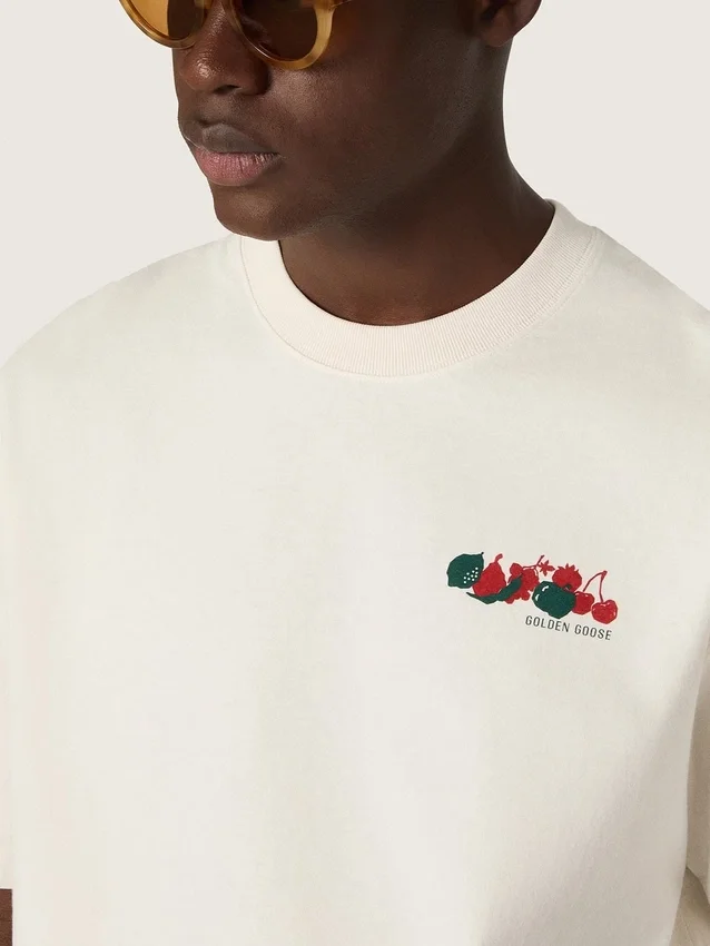 Camiseta unisex de la colección Resort, de algodón blanco con estampado y logotipo