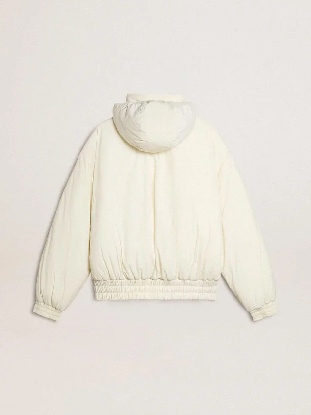 Chaqueta acolchada de color crema para mujer