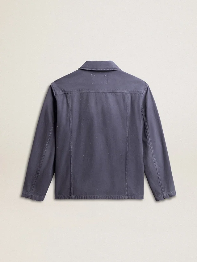 Chaqueta azul de hombre de algodón vaquero con acabado desgastado