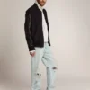 Chaqueta bomber de hombre de lana azul oscuro con mangas de cuero