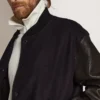 Chaqueta bomber de hombre de lana azul oscuro con mangas de cuero