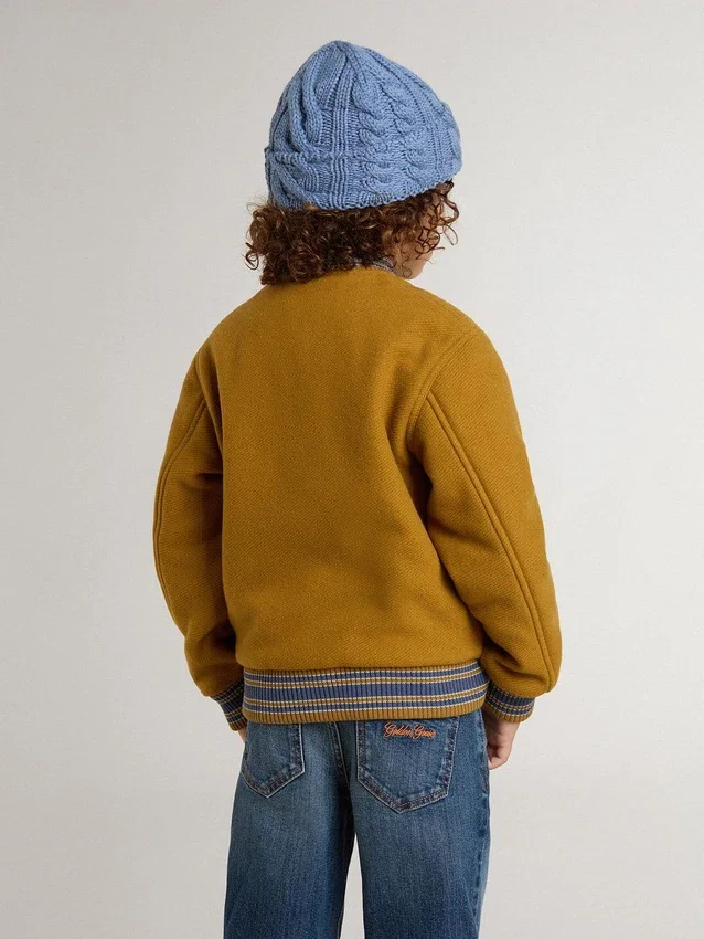 Chaqueta bomber infantil de lana en amarillo ocre con parche