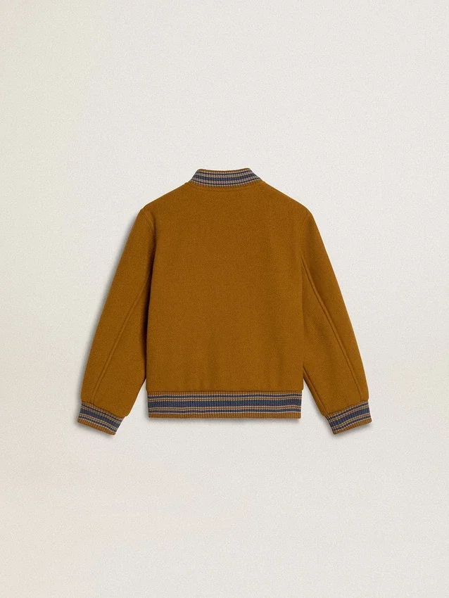 Chaqueta bomber infantil de lana en amarillo ocre con parche