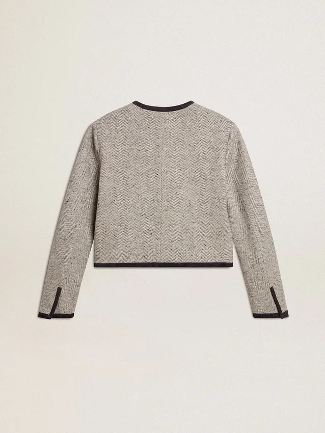 Chaqueta de mujer de lana y seda gris con ribetes de ante negro