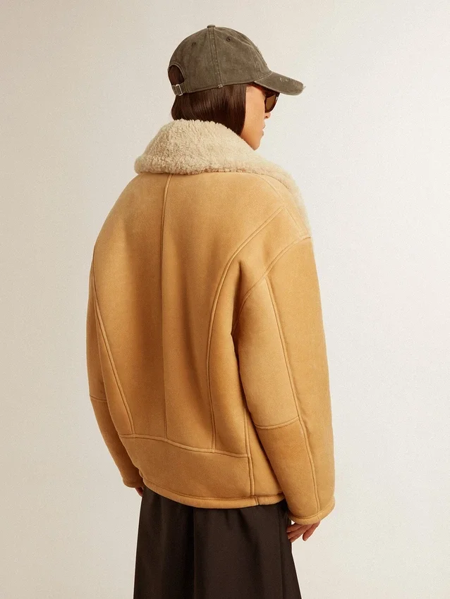Chaqueta de piel de oveja para mujer con amplio cuello chal de borreguillo