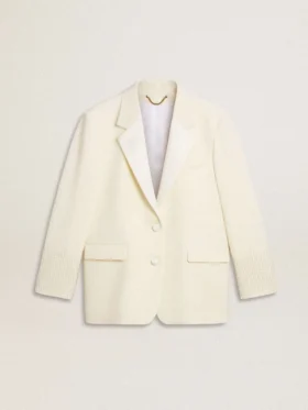 Chaqueta oversize de un solo pecho en color blanco con efecto seda y bordados